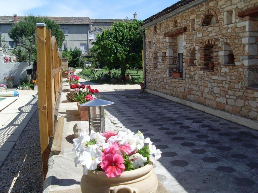 L'Olivier Chez Mame Marthe Vallon-Pont-dʼArc Exterior foto